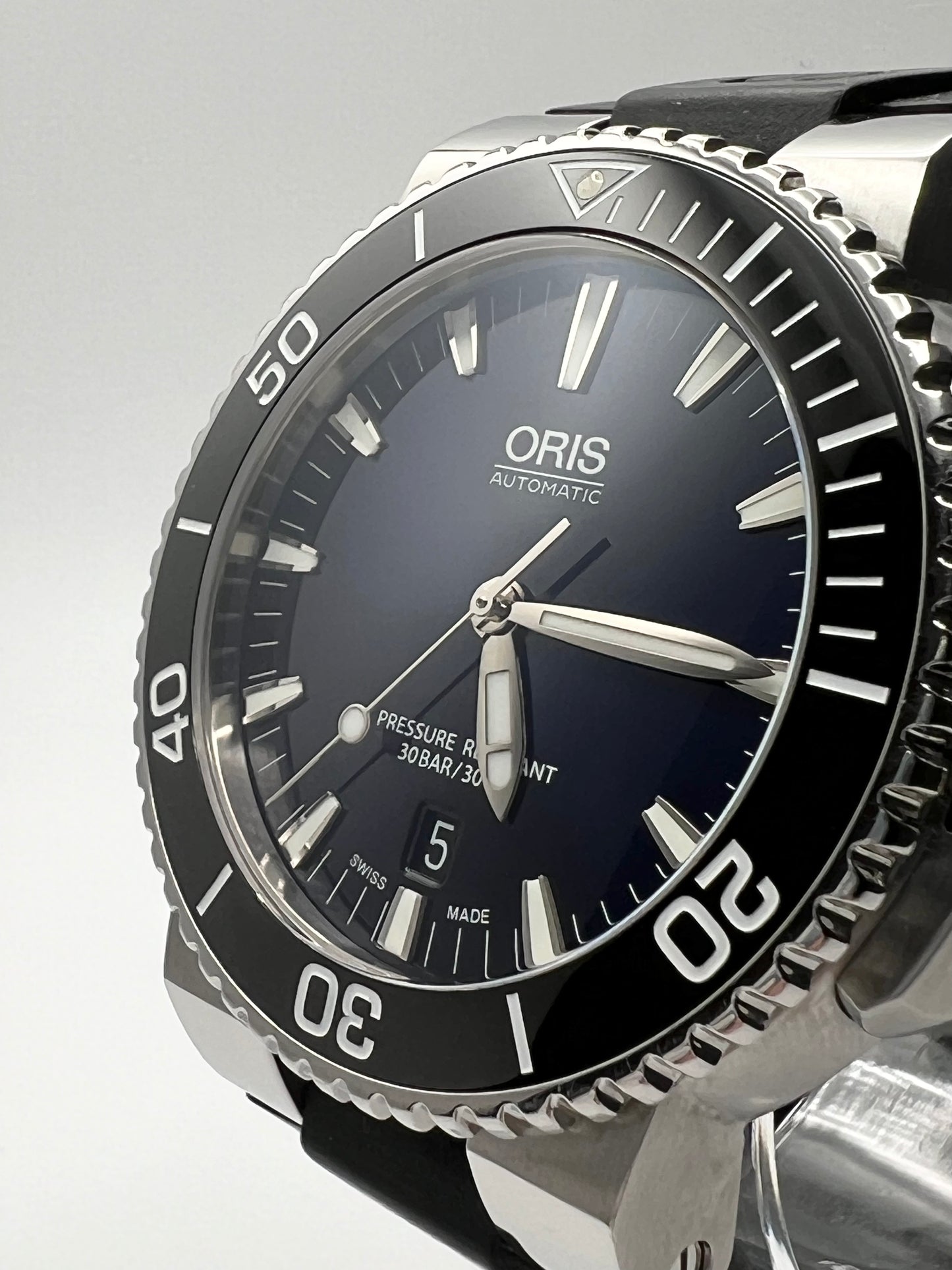 Oris Aquis Date