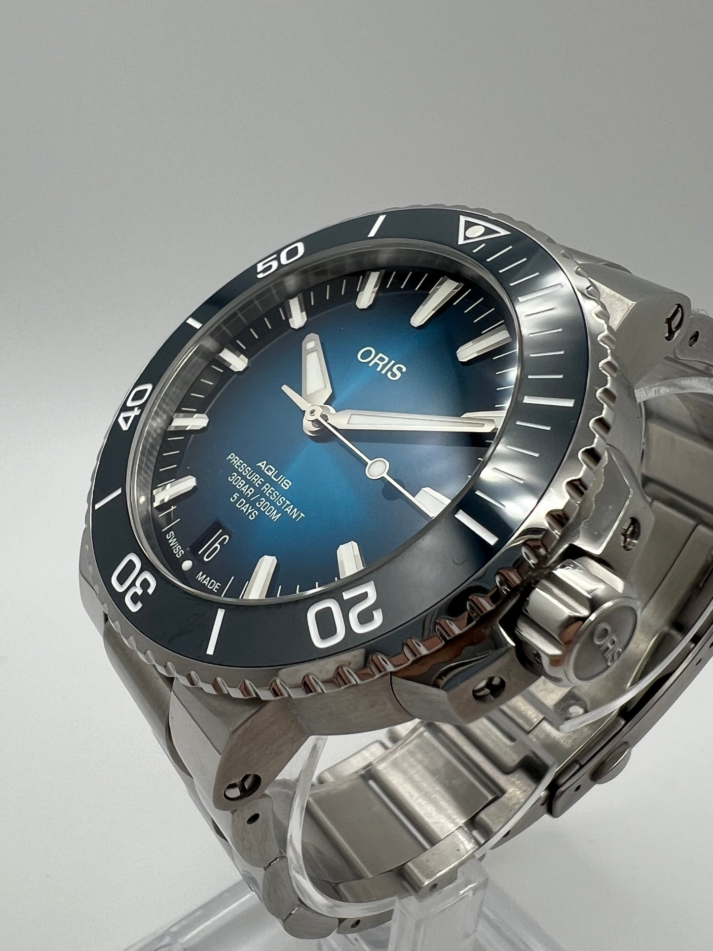 Oris Aquis Date Calibre 400